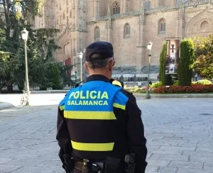 Detenido por intentar comprar un móvil de más de 1.000 euros con datos bancarios ajenos