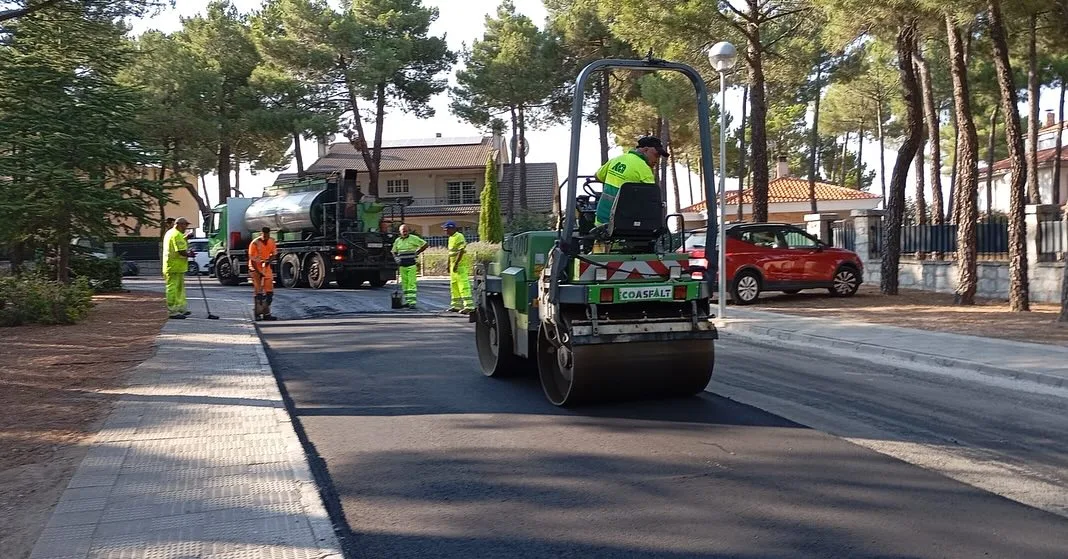 Alba de Tormes inicia la pavimentación de la calle Madroños con una inversión de 37.389 euros, financiada por el Fondo de Cohesión 2024