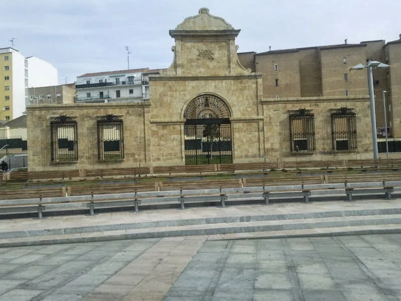 La 'Puerta del Cuartel': un vestigio histórico en la moderna plaza de la concordia de Salamanca