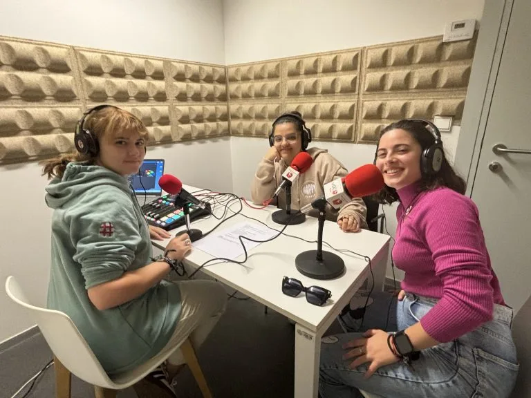 "Erasmus voy, Erasmus vengo: el programa se emitirá los viernes a las 19:00 h para facilitar la movilidad estudiantil"