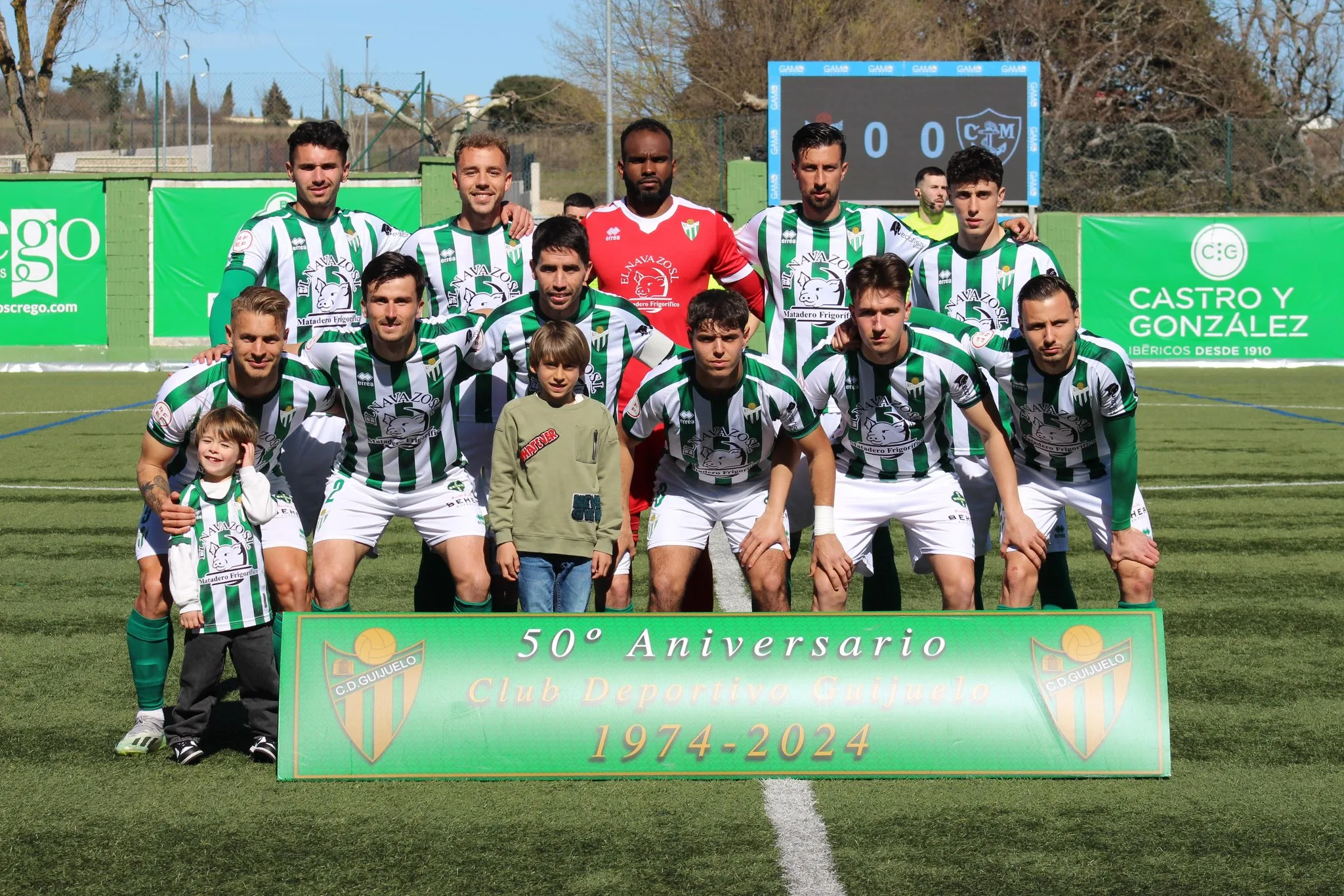 El Guijuelo se lleva una victoria agónica ante el Marino de Luanco (2-1)