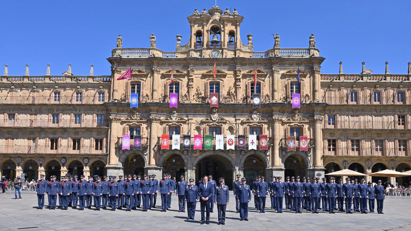 García Carbayo nombra Huéspedes Distinguidos a la 76ª promoción de la Academia General del Aire y a la 33ª promoción de la Academia Básica del Aire