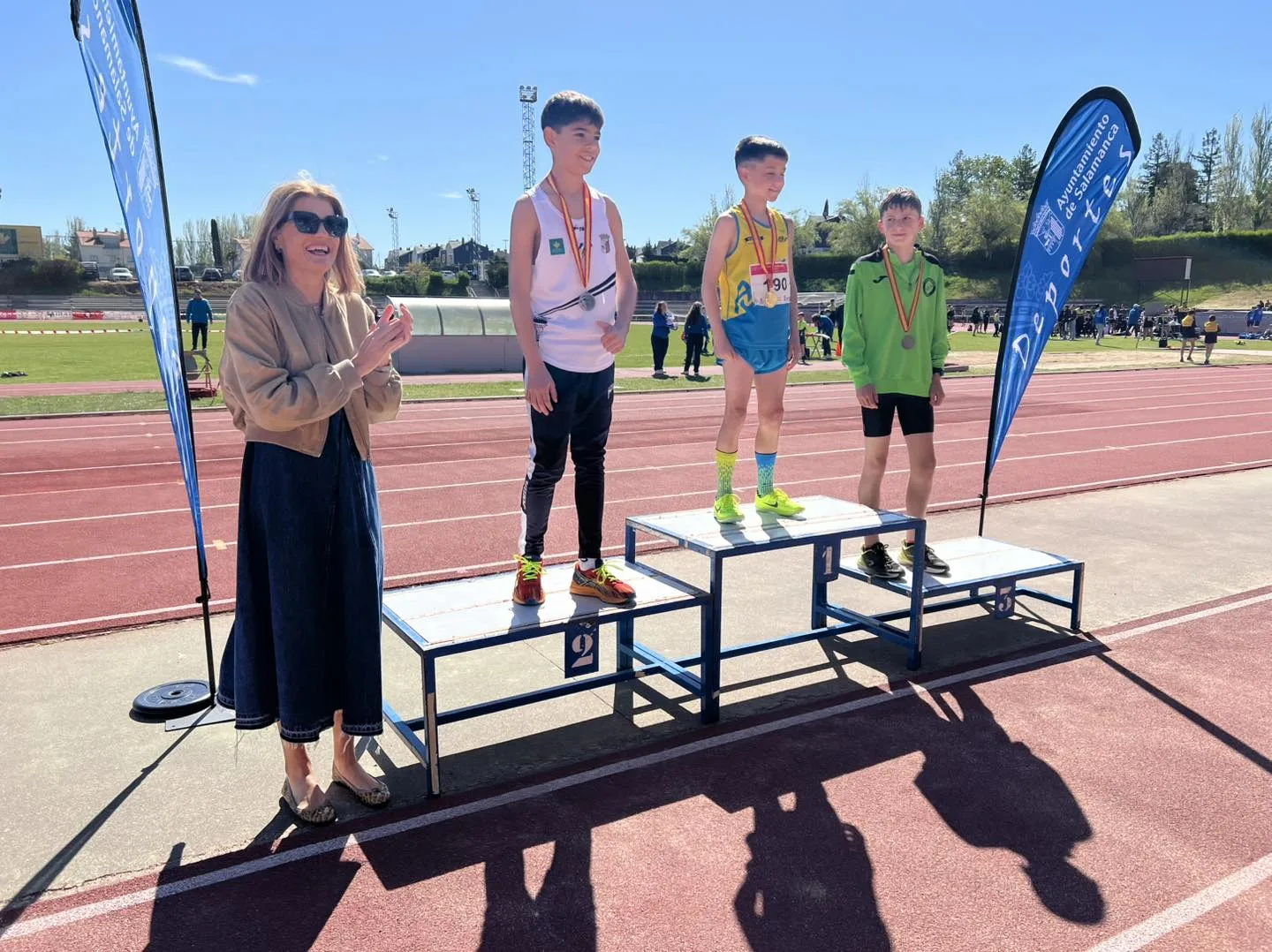 Las pistas del Helmántico acogen la final provincial de atletismo de los Juegos Escolares