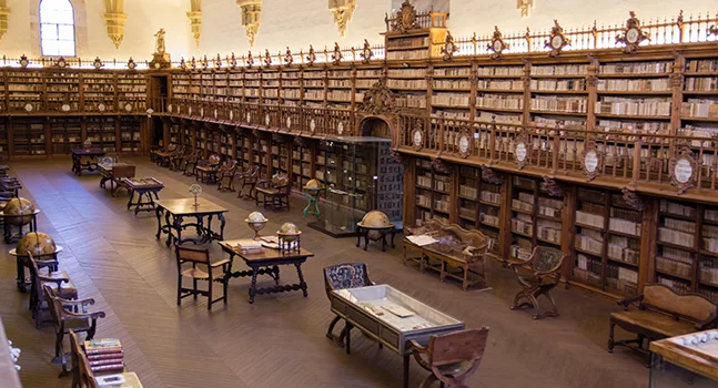 La Biblioteca Histórica de la USAL muestra dos libros en sendas exposiciones reunidas en el Archivo de Indias y en el Museo Naval de Madrid