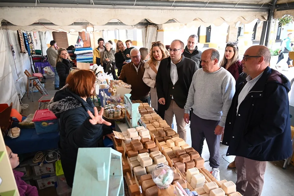 Ciudad Rodrigo inaugura el IV Mercado Artesano con una veintena de puestos