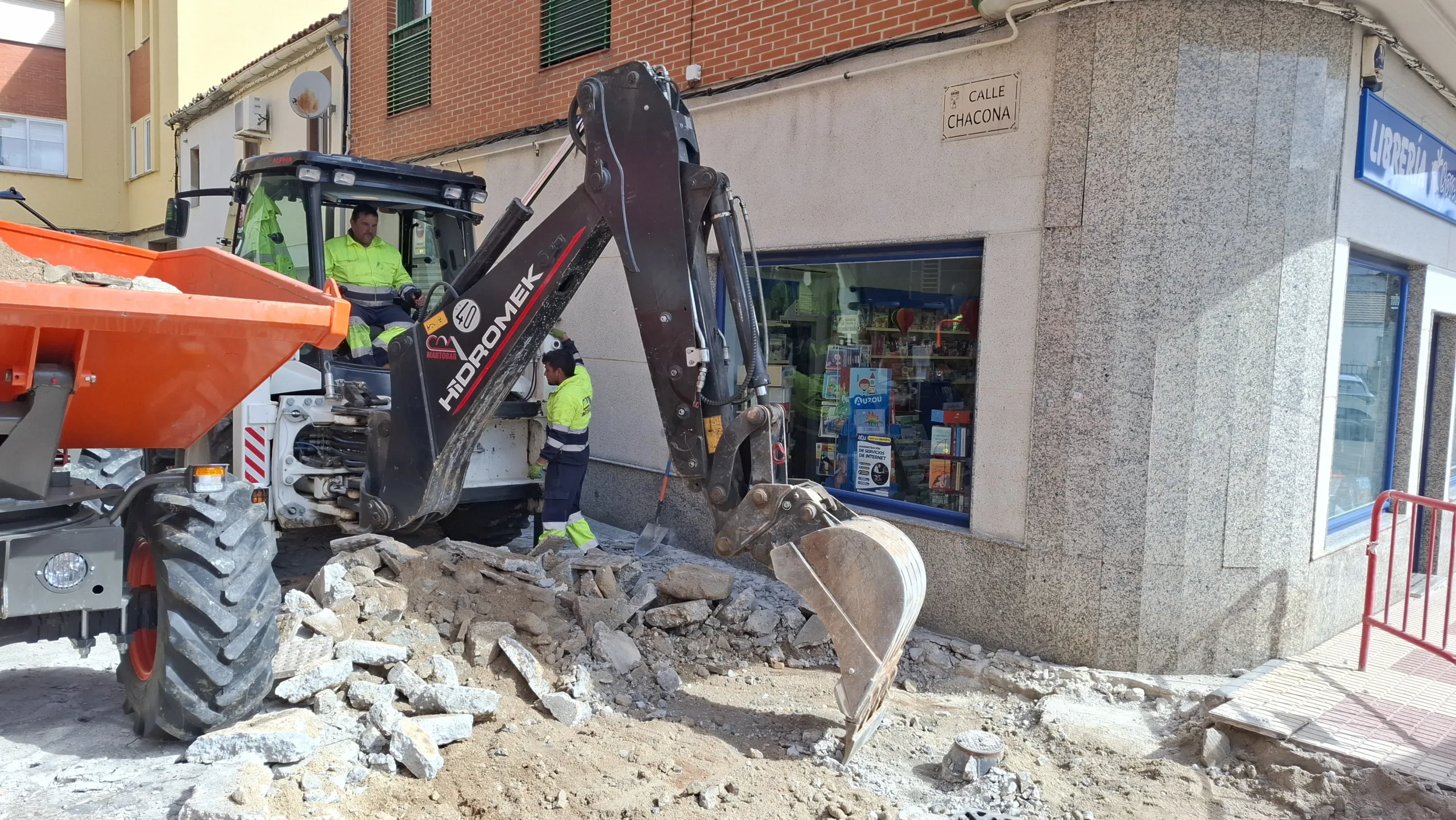 Carbajosa comienza las obras para renovar la pavimentación de cinco calles aledañas a la Plaza Mayor con una inversión de 108.000 euros