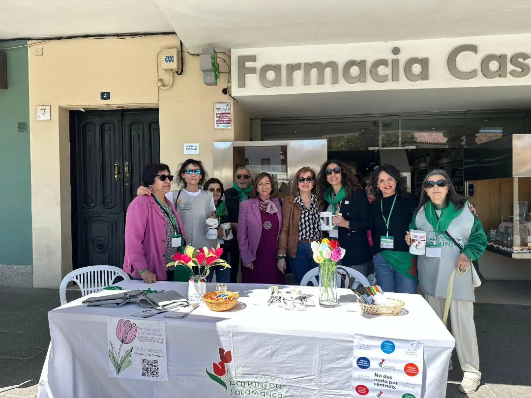 Peñaranda de Bracamonte se vuelca con la Asociación de Parkinson Salamanca en una jornada de sensibilización