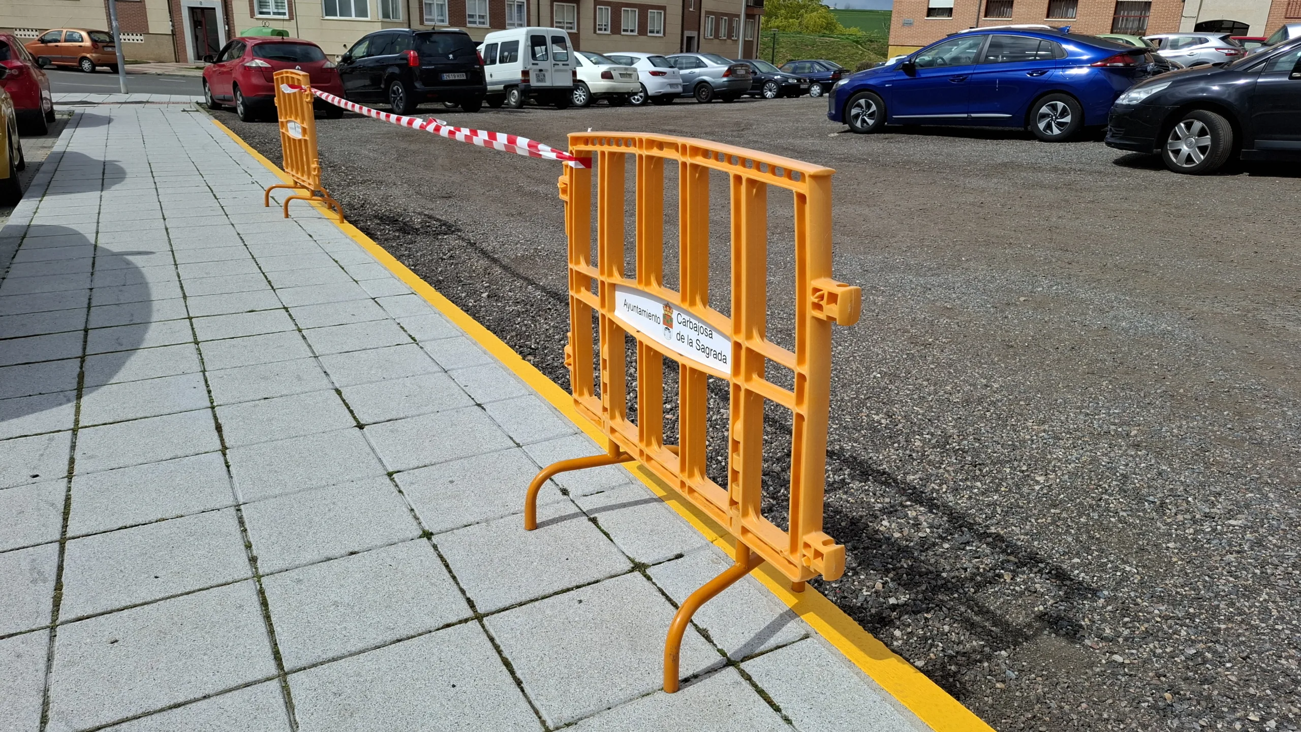 El Ayuntamiento de Carbajosa repinta la señalización horizontal de dos calles
