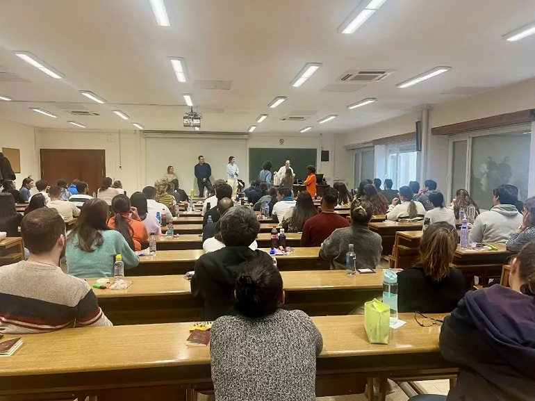 UGT advierte a la Junta de “falta profesorado”, exceso de “carga burocrática” y de la necesidad de “mejora salarial” en Educación