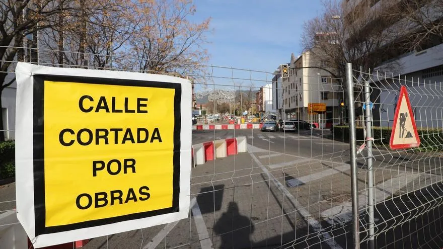 El PSOE critica la mala planificación del asfaltado que colapsa Salamanca tras la vuelta de vacaciones