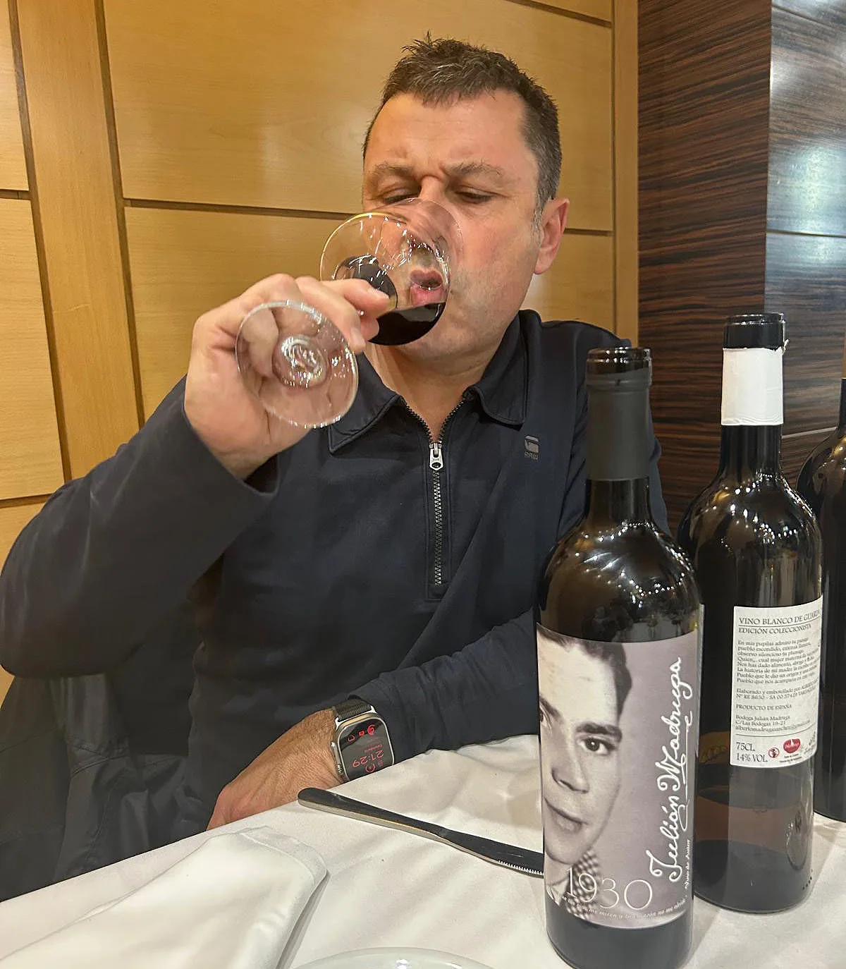 Julián Madruga brilla en una cata ciega horizontal en el restaurante Hispania 20