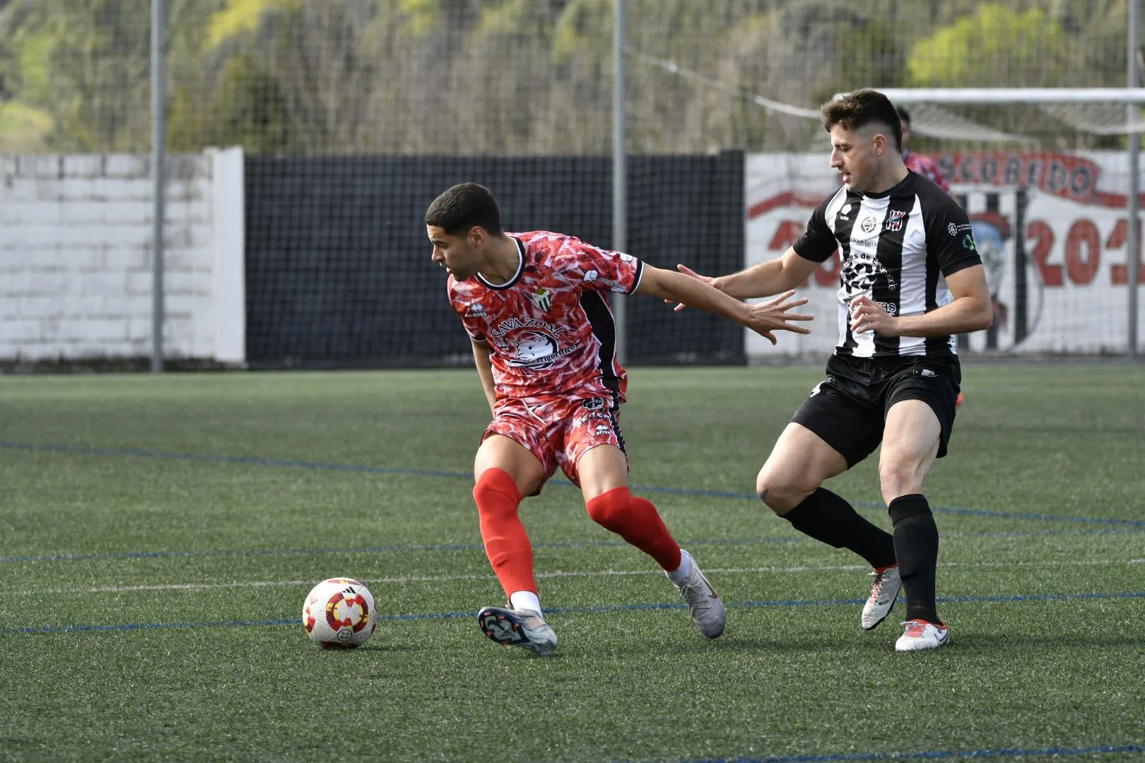 Dura derrota del CD Guijuelo en el Eusebio Arce frente a la UM Escobedo (2-0)