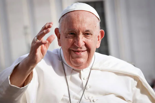 Béjar se suma a los tres días de luto oficial por la muerte del Papa Francisco