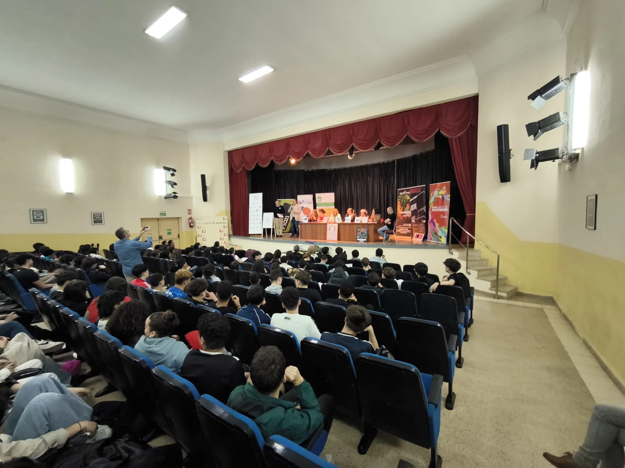 Feria del Voluntariado en el IES Lucía de Medrano