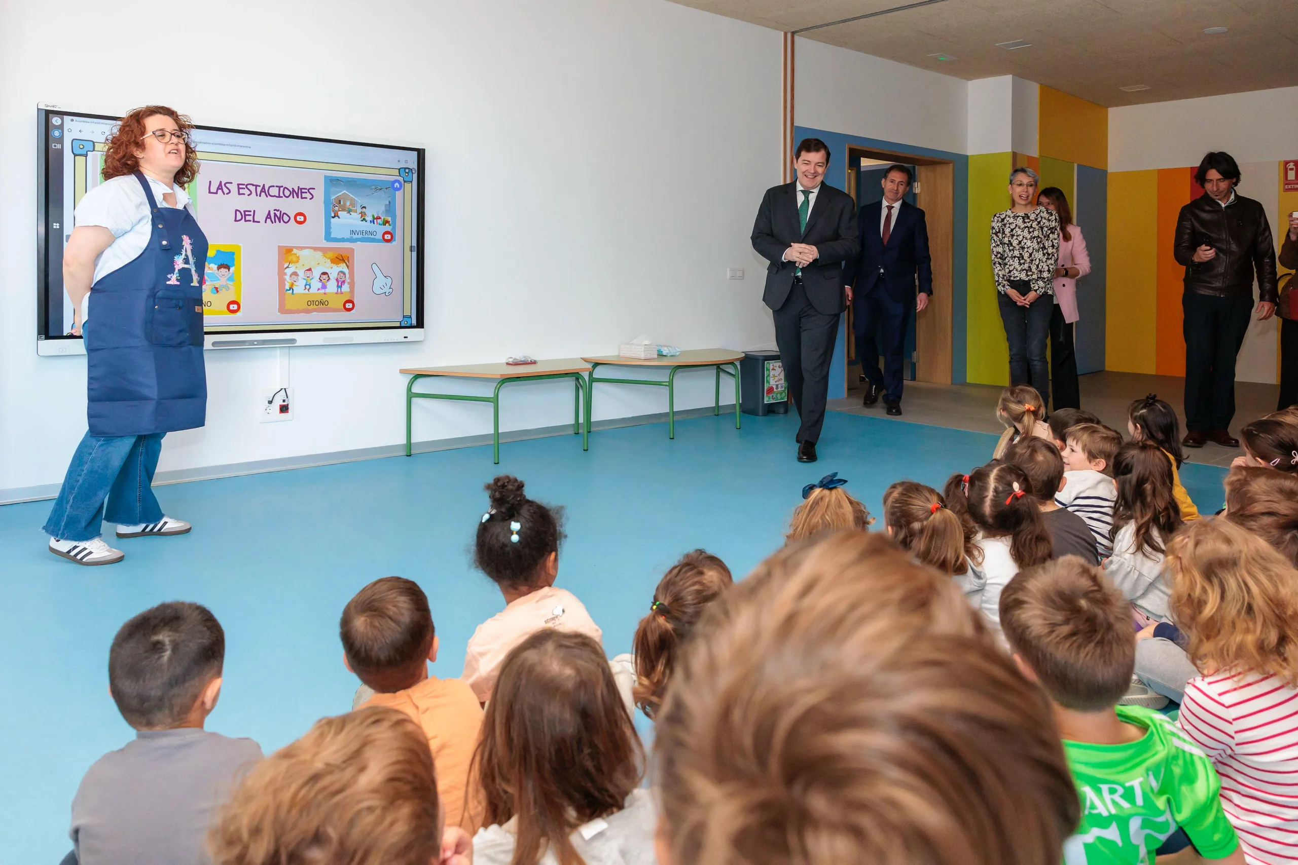 Mañueco ensalza el nuevo colegio de Aldeatejada como un ejemplo de la calidad y equidad educativa en el medio rural