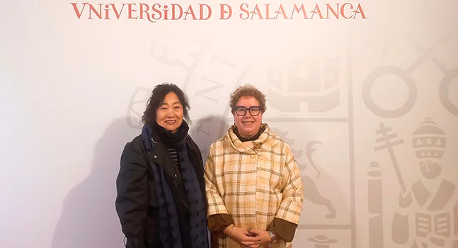 La vicerrectora de Cultura recibe a una de las escritoras coreanas más destacadas del momento
