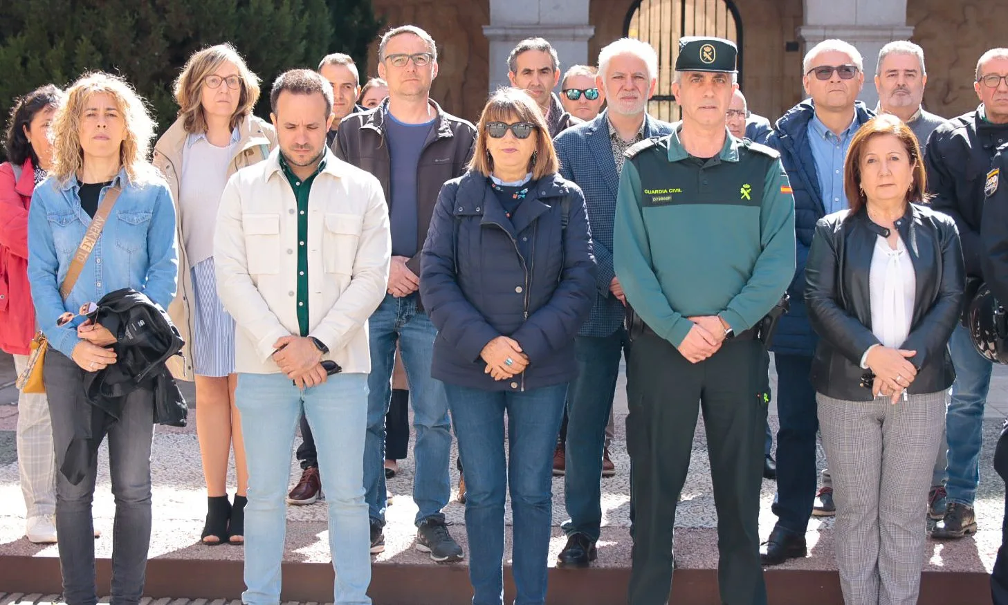 Minuto de silencio en repulsa por la Violencia Machista
