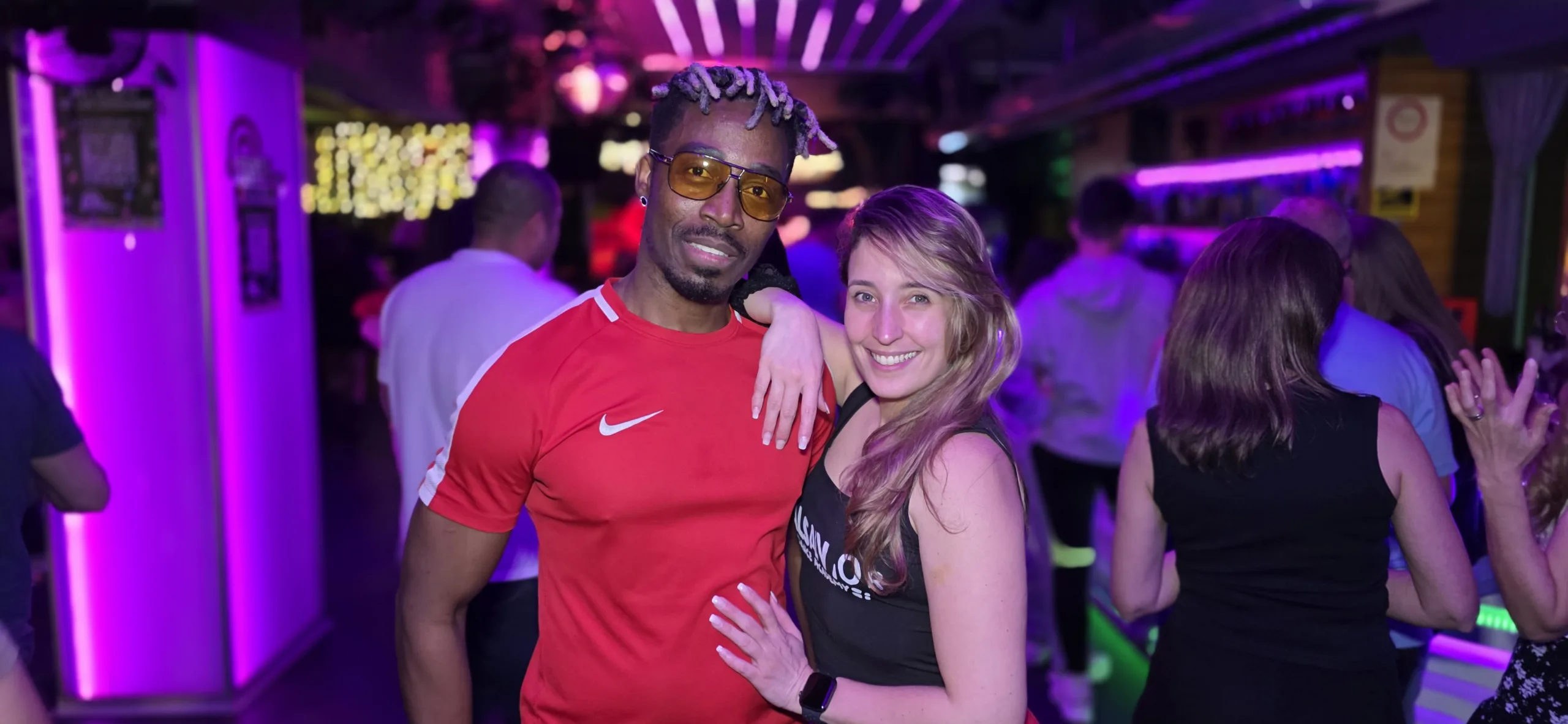 Todos los jueves en el Music Factory Boni y Vane te invitan a bailar Salsa, Bachata, Kizomba y mucho más
