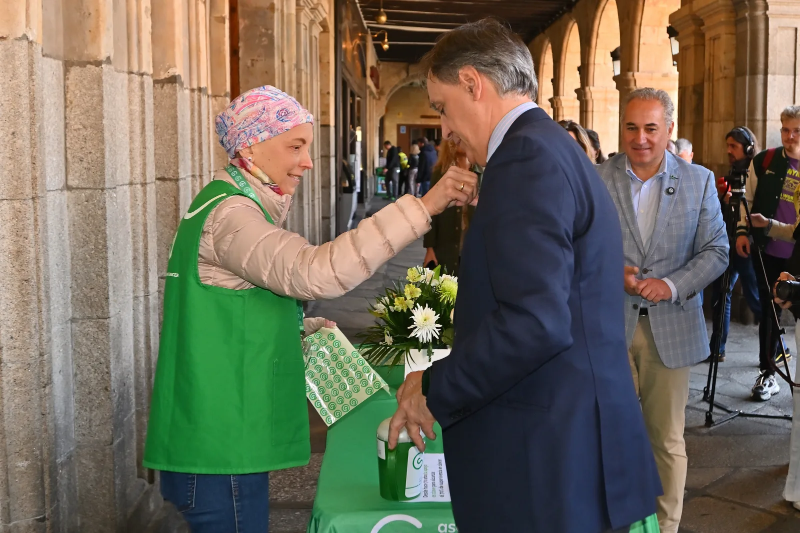 García Carbayo reconoce “el coraje y la valentía” de pacientes, familiares, voluntarios y red sanitaria en el Día de la Cuestación de la AECC
