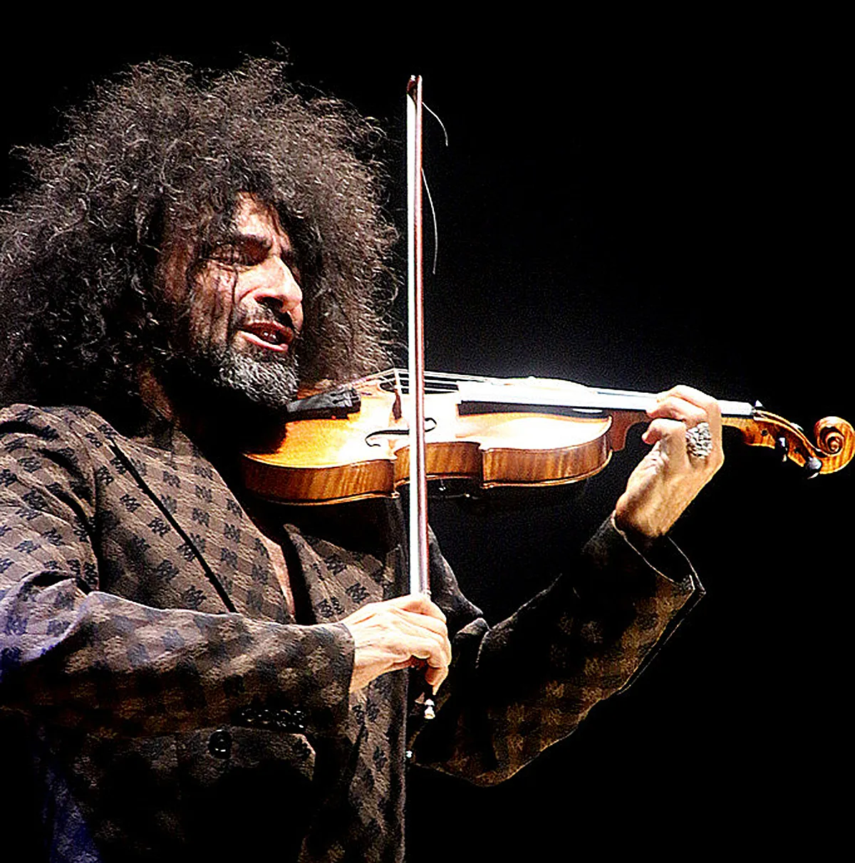 [FOTOS] El violinista Ara Malikian, un 'Intruso' de lujo en Salamanca