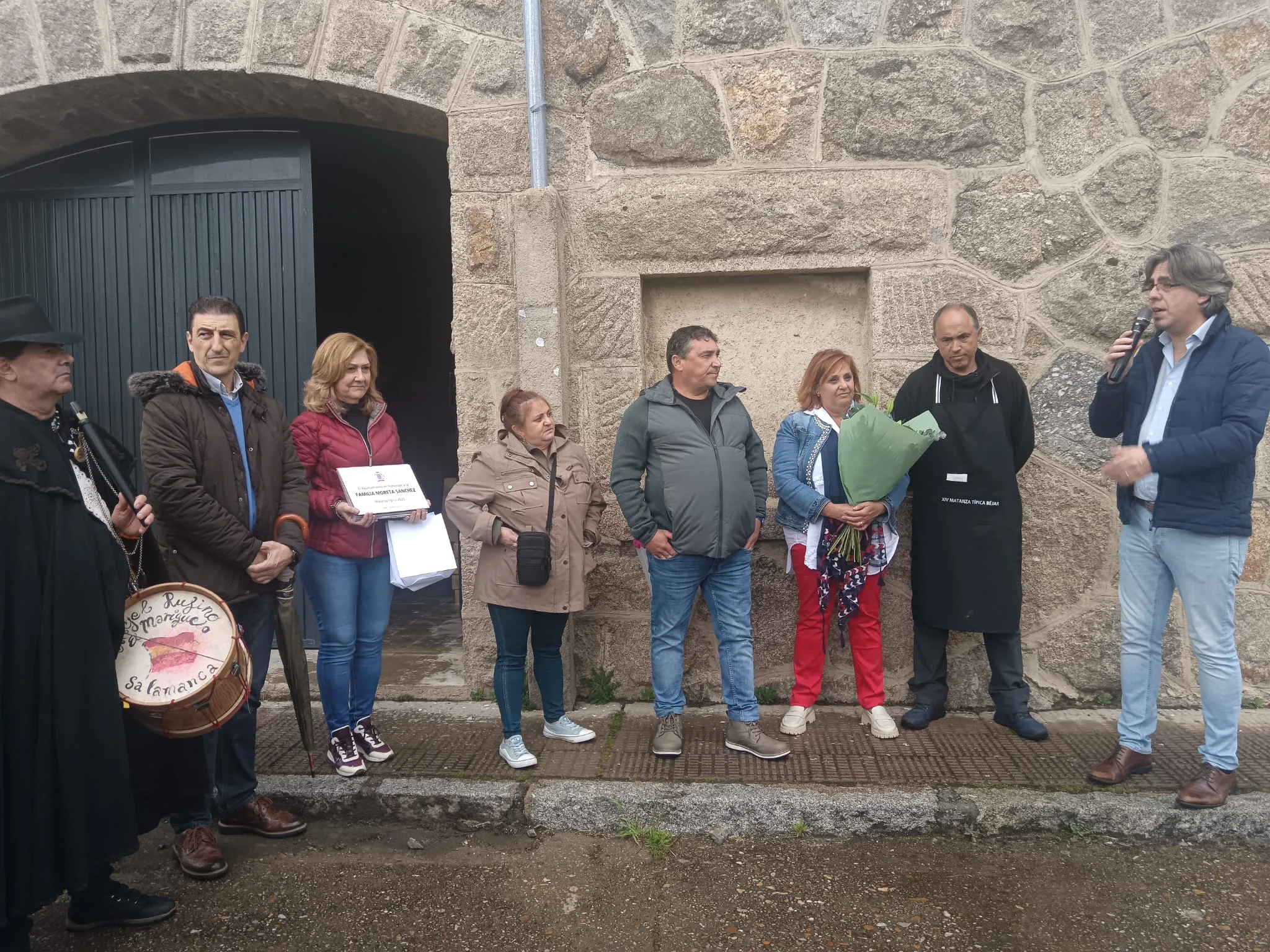 Béjar rinde homenaje a Cata y Santi Moreta en una multitudinaria Matanza Típica con más de 1.300 raciones repartidas