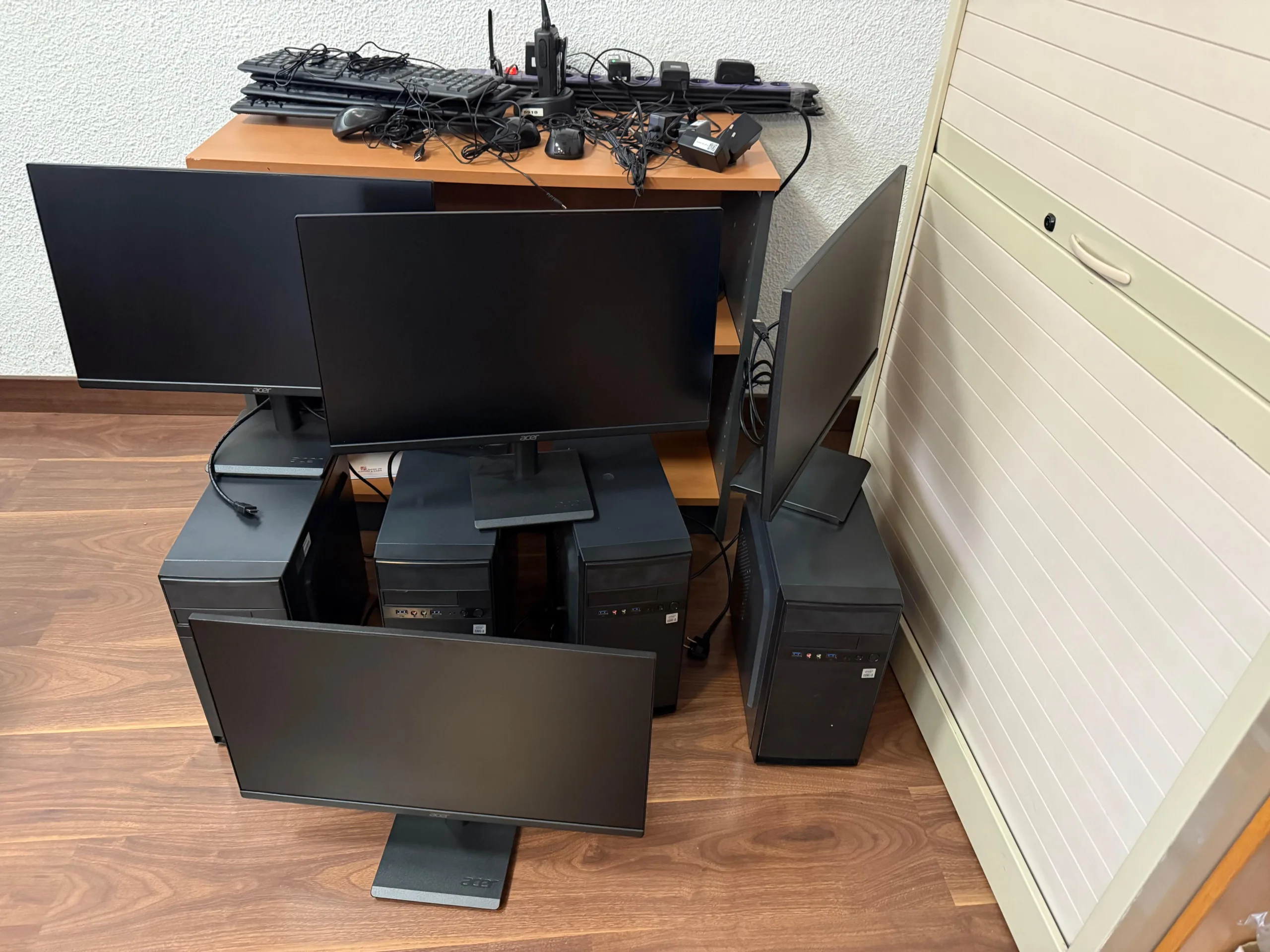 Santa Marta amplía el equipamiento de la Policía Local con cuatro ordenadores de sobremesa y una nueva herramienta administrativa