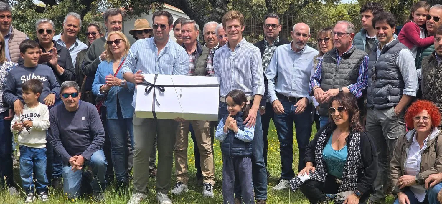 Guijuelo entrega a Borja Jiménez el trofeo a la mejor faena