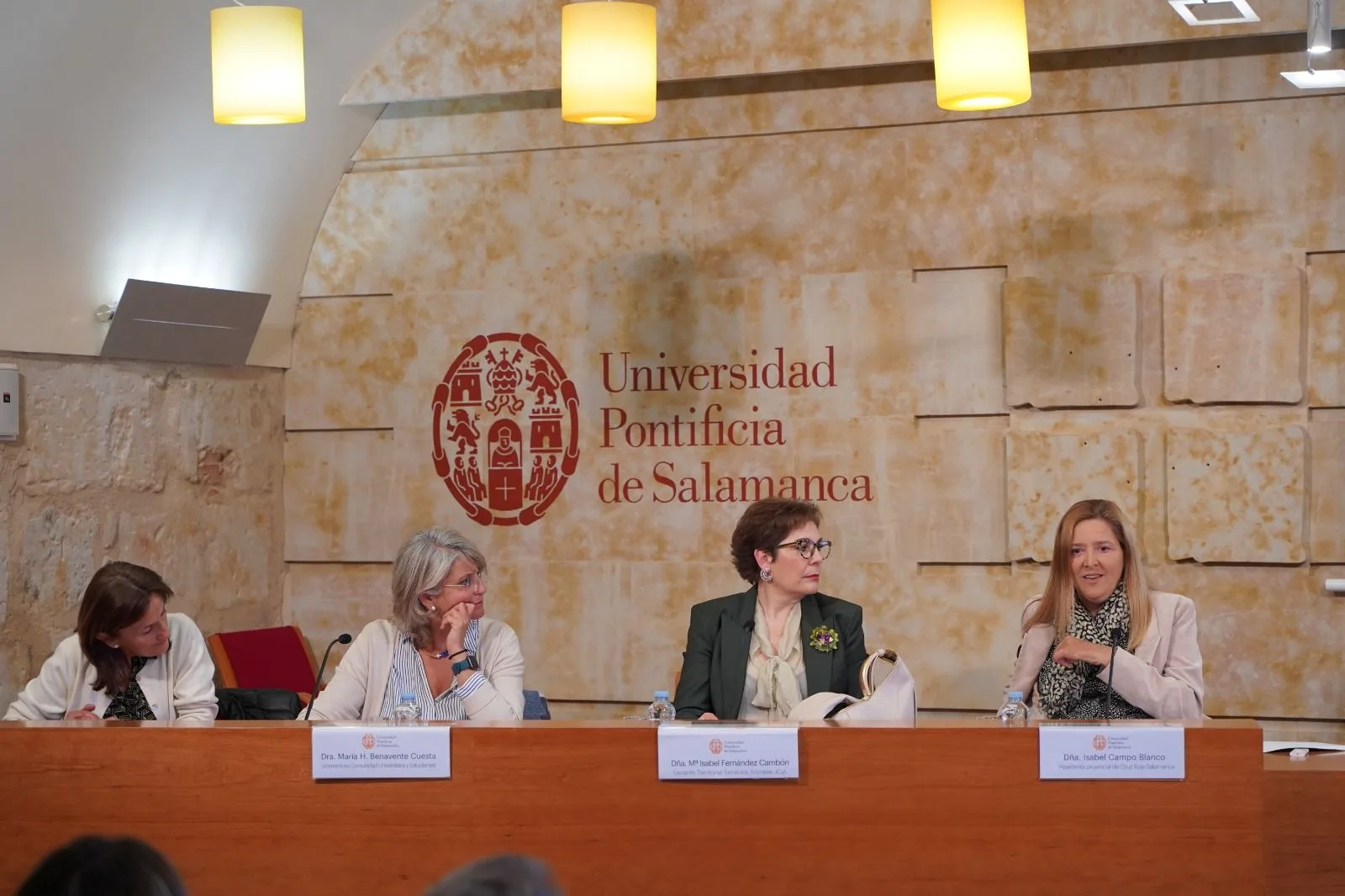 La I Jornada de Acogimiento Familiar expone los servicios y medidas de protección a la infancia