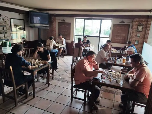 Salamanca celebra la VI Liga de Cafeterías & Bares de Ajedrez, acercando el juego a todos los aficionados