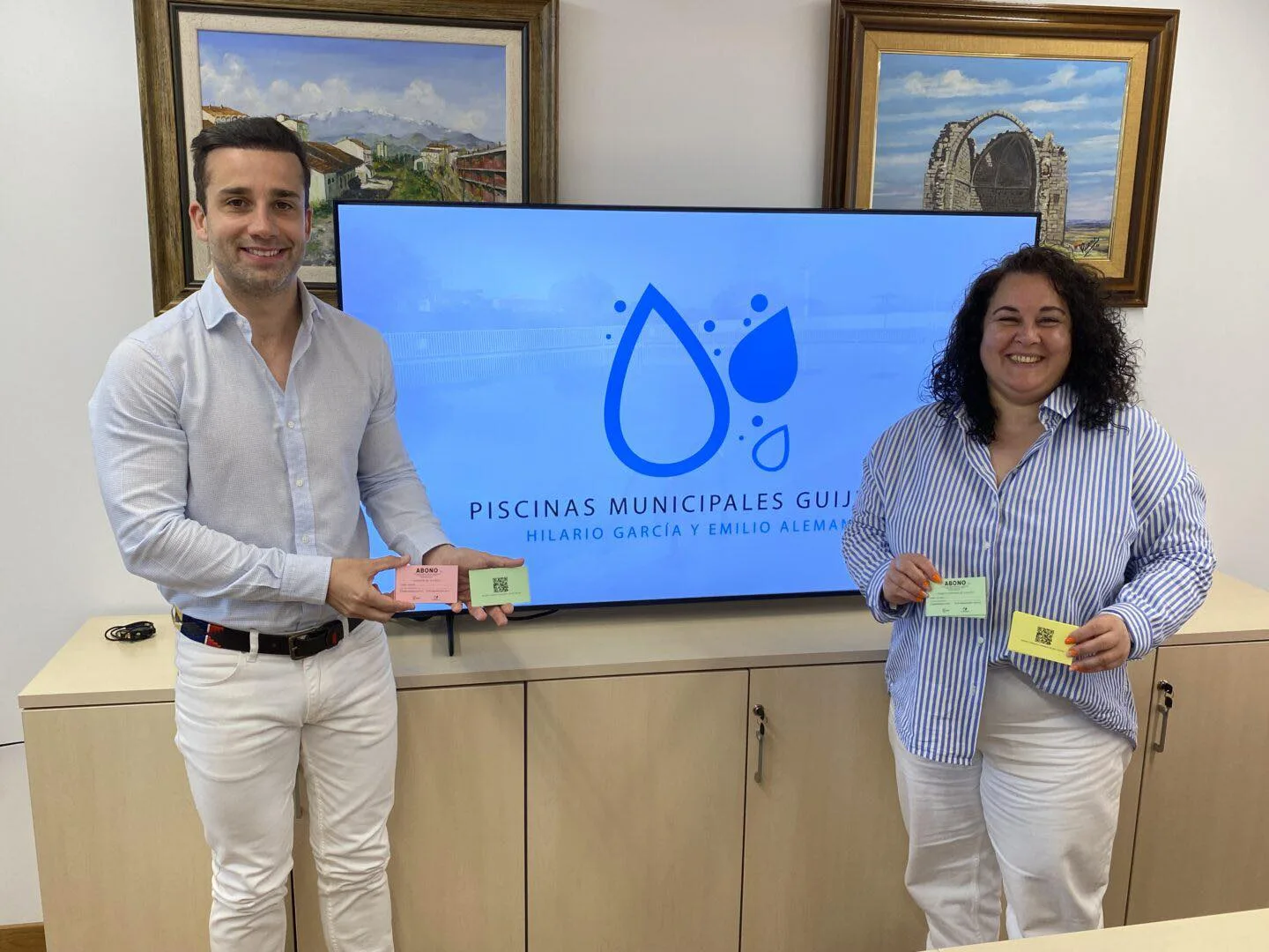 La piscina municipal estrena imagen y código QR