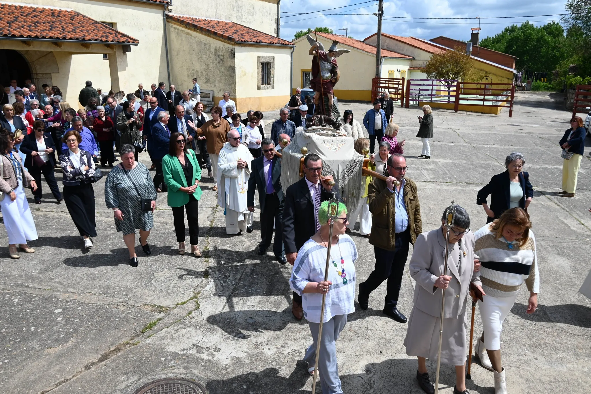 Las fiestas patronales de San Miguel Arcángel reúnen a autoridades y vecinos en Bocacara