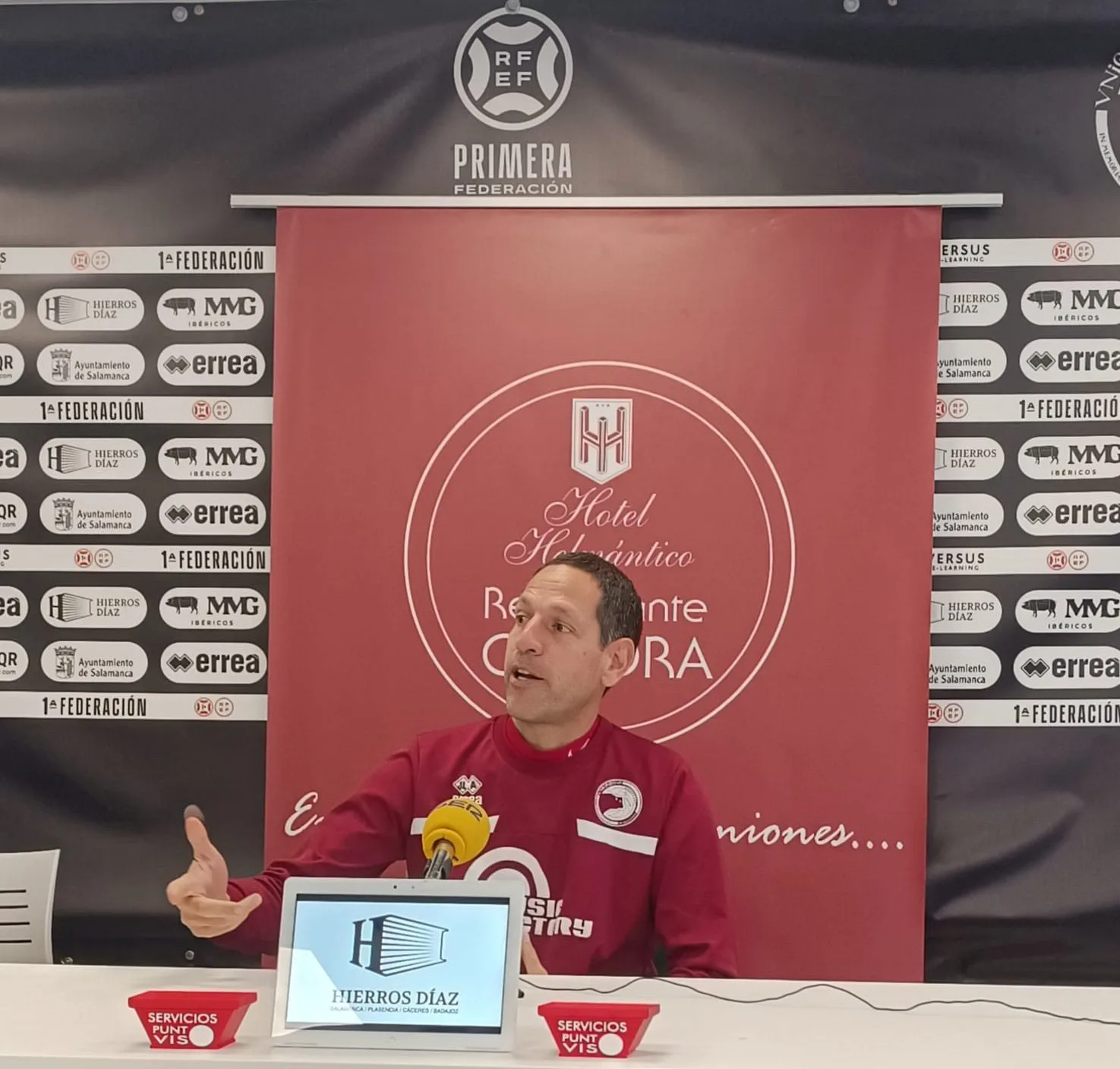 Acciari: "Es un partido clave, de 4 puntos. Estoy seguro de que Unionistas se va quedar en Primera Federación"