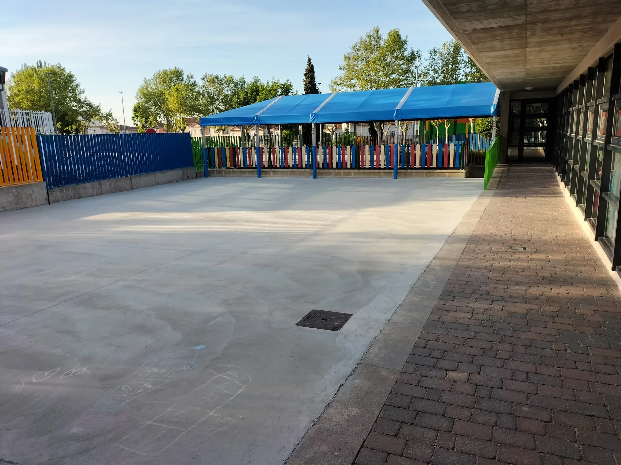 Finaliza la mejora del patio del colegio de Infantil de Cabrerizos con apoyo de Diputación y fondos municipales