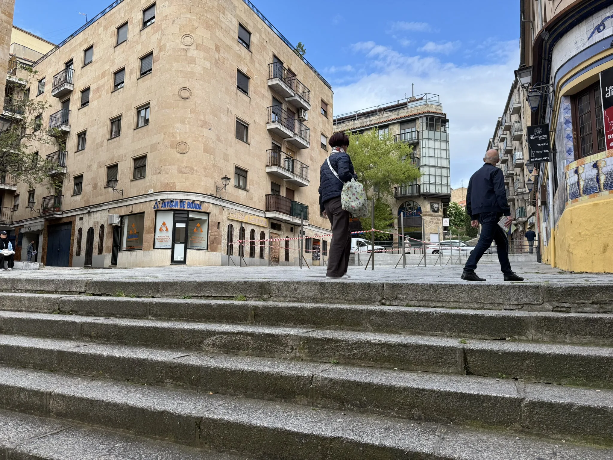 El Ayuntamiento de Salamanca inicia las obras para instalar un ascensor en las ‘escaleras de La Riojana’ de la Gran Vía