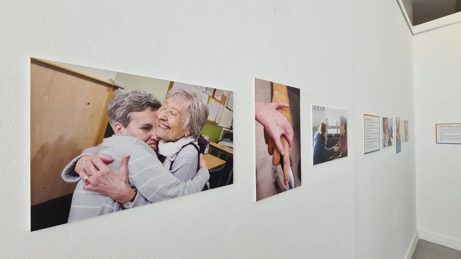 El CMI Julián Sánchez ‘El Charro’ acoge una exposición fotográfica sobre el envejecimiento en personas con parálisis cerebral
