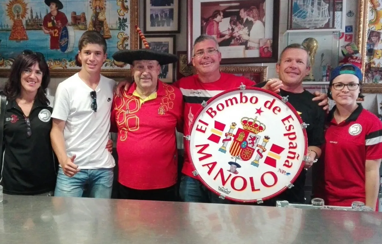 Adiós a Manolo, 'El Bombo de España'