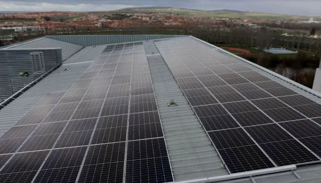El Hospital Universitario de Salamanca impulsa el autoconsumo energético con una instalación de 1.100 placas solares