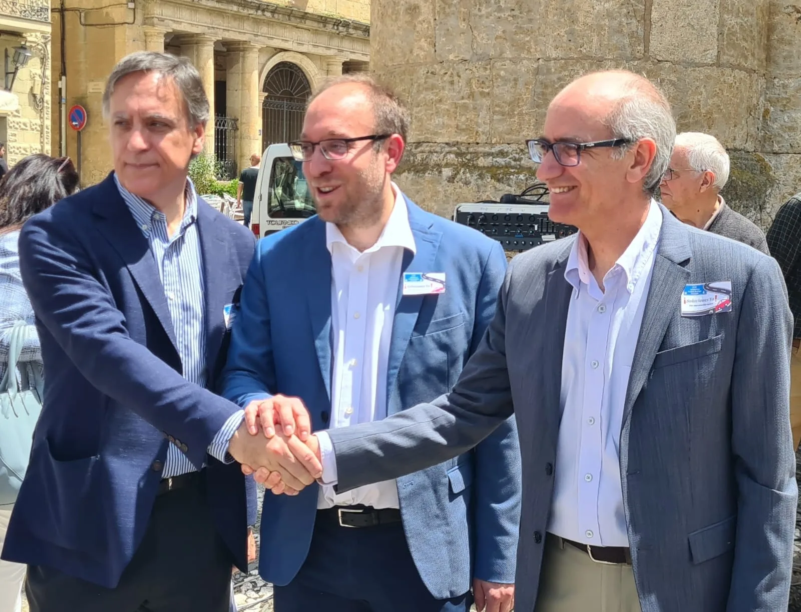[VIDEO] “Merecemos unas comunicaciones dignas”: Ayuntamientos y Diputación firman en Ciudad Rodrigo una declaración institucional conjunta para la rehabilitación de la A-62