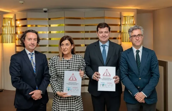 Mañueco defiende una política útil para las empresas basada en el aprovechamiento de los recursos y el apoyo al tejido productivo de la Comunidad