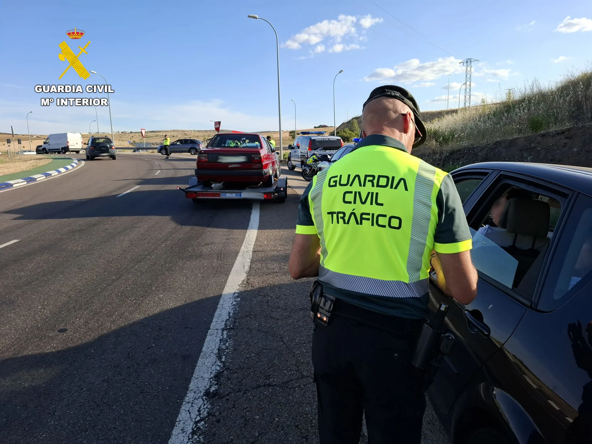 Tráfico detiene al conductor de un turismo tras ser detectado por el radar a 199 y 220 km/h en la A-62 en un intervalo de un cuarto de hora