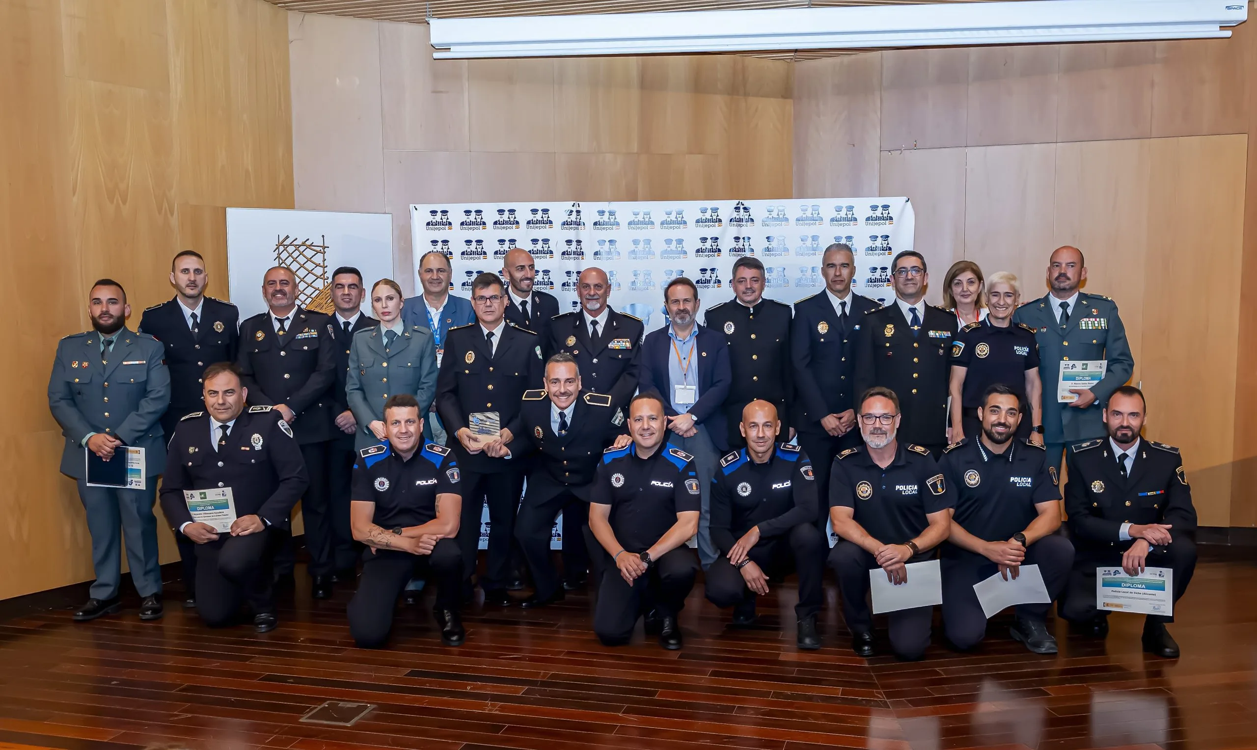 El Grupo 4M, el mayor jefe y un subinspector de la Policía Local, reconocidos en el Encuentro Nacional de la Seguridad Local
