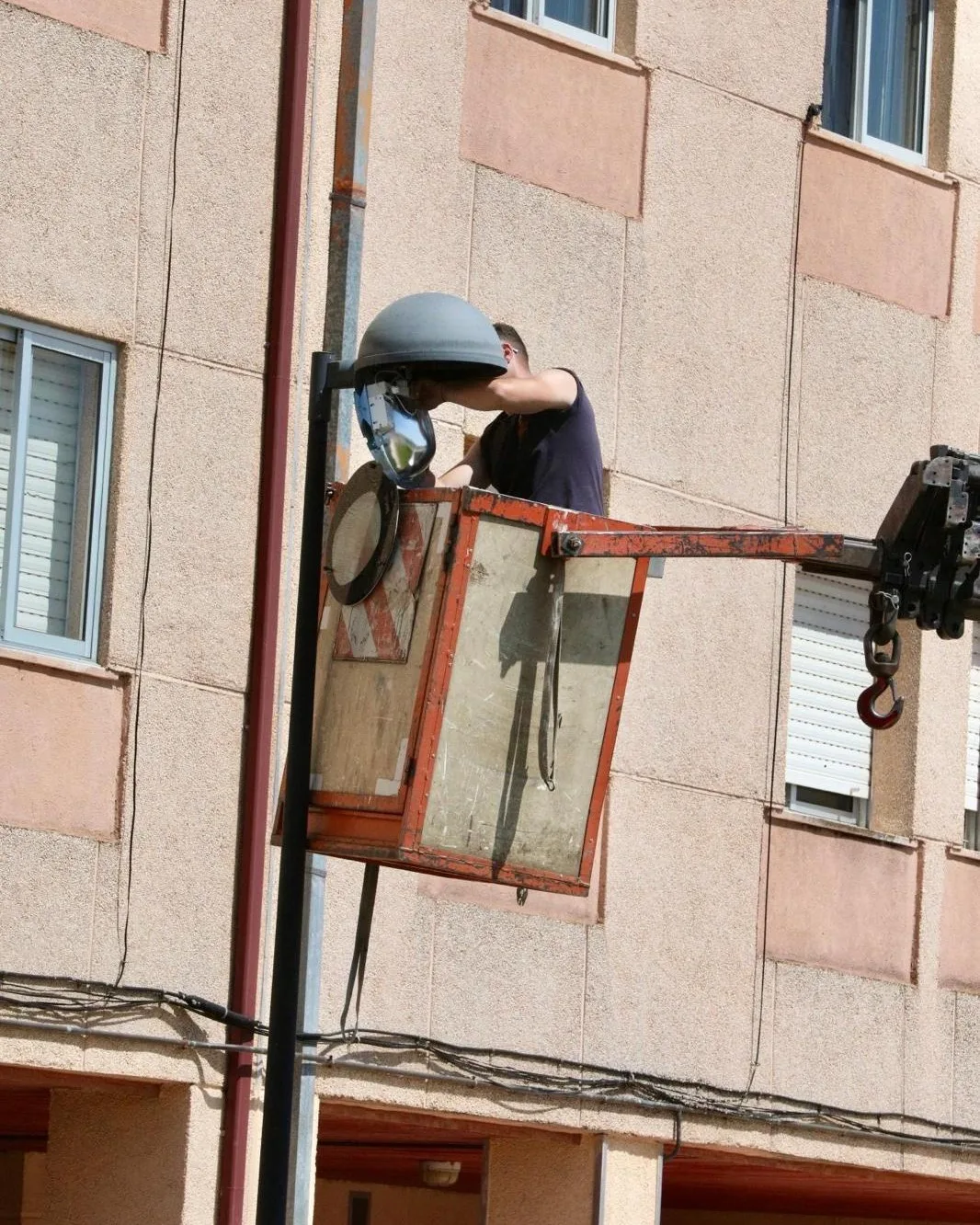 Fuentes de Oñoro renueva 74 luminarias con apoyo del Plan de Optimización Energética 2024