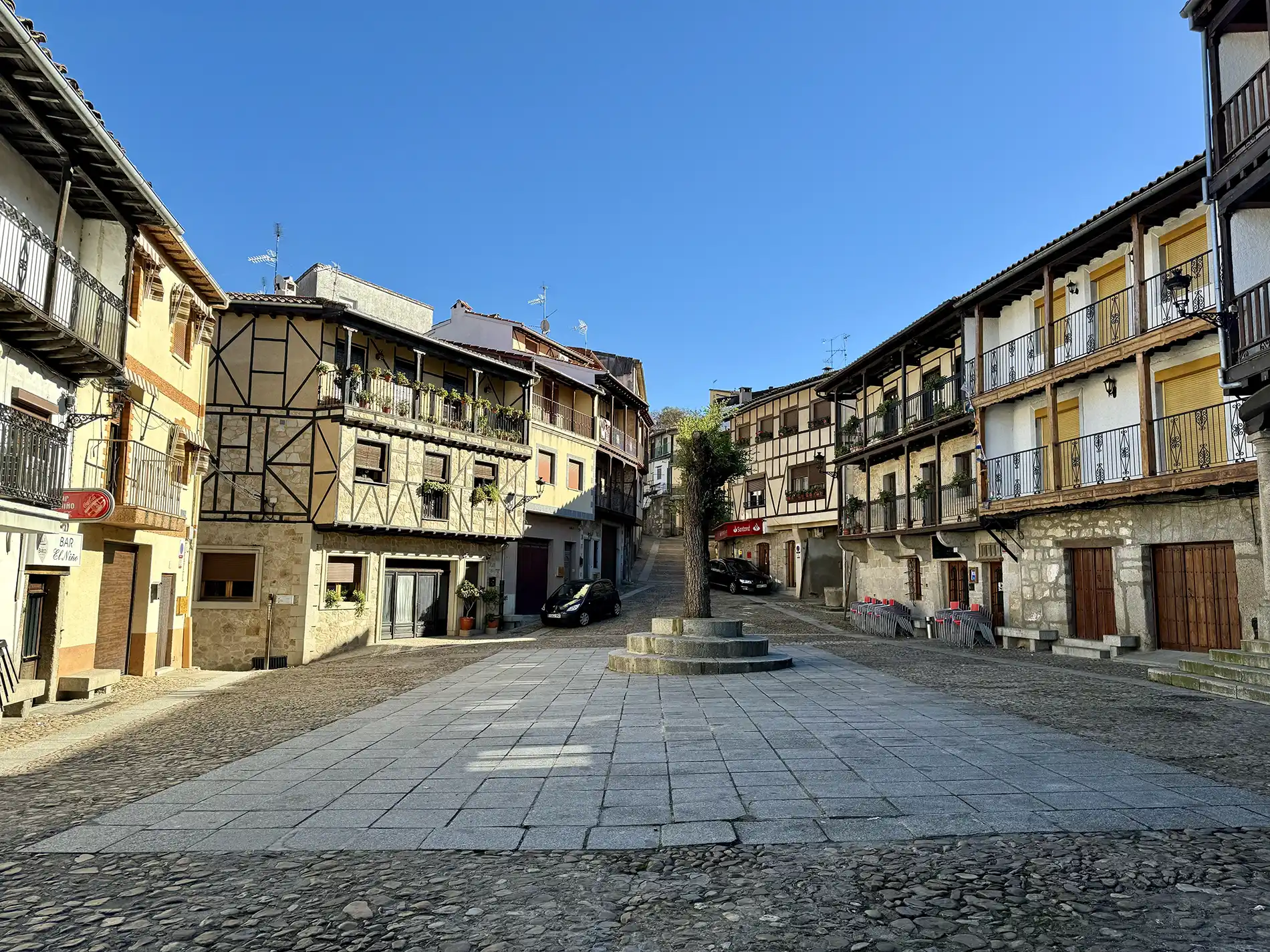San Esteban de la Sierra aborda el reto demográfico con una jornada sobre cuidados y repoblación rural