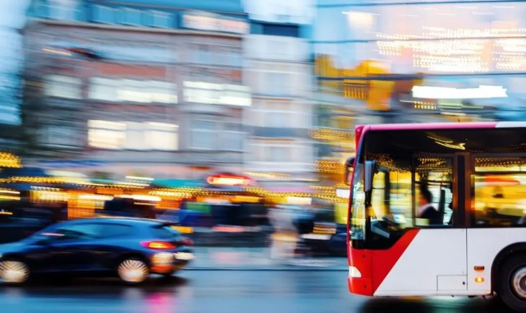 El Gobierno destina 319,5 millones en ayudas a comunidades y entidades locales que han reducido el precio del transporte público en 2025