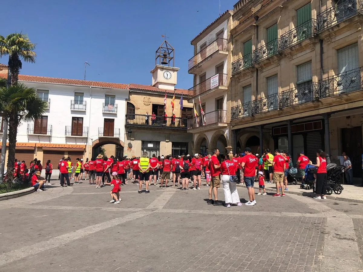 Alba de Tormes acoge el X Paseo Saludable del Colegio San Jerónimo a favor de Cáritas