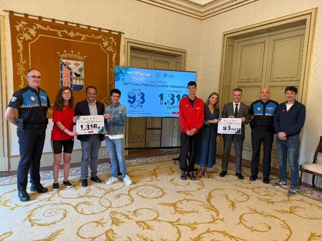 El XXVI Cross de la Policía Local de Salamanca recauda 1.316 euros para Aviva y dona 93 kilos de productos al Banco de Alimentos de Caja Rural