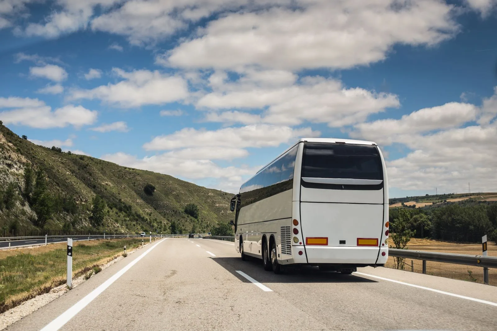 Admitidas las solicitudes de 141 autonomías y municipios para financiar con 355 millones de euros los descuentos del transporte público