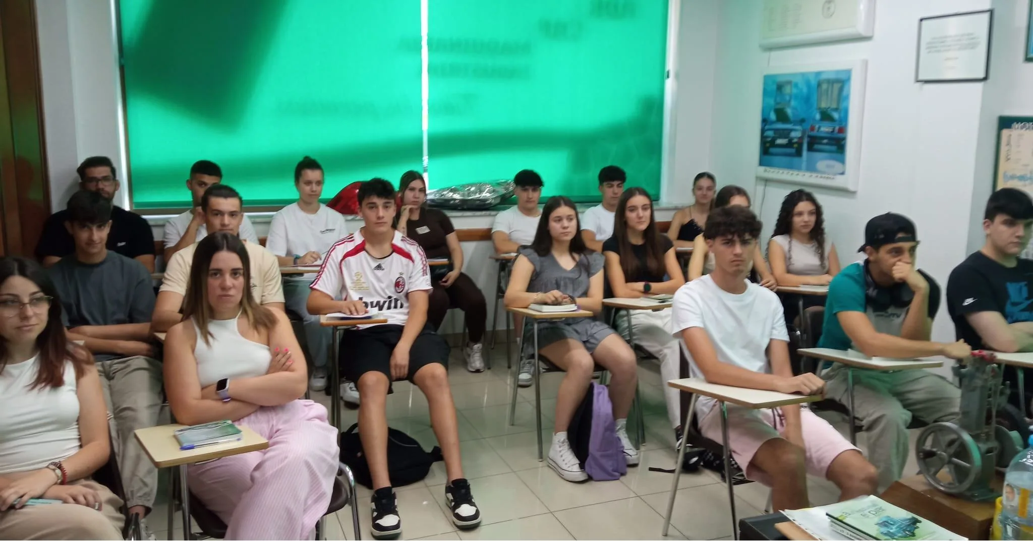 Autoescuelas El Pilar vuelve a llenar sus aulas con su exitoso método “Tu Teórico en 4 Días”