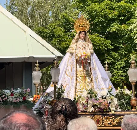 Multitudinaria eucaristía en honor a la Virgen de la Salud en el barrio de Tejares