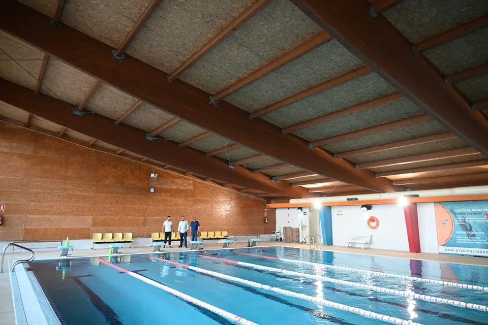 El PSOE exige un informe urgente sobre el estado de las piscinas municipales “ante el deterioro de las instalaciones y las quejas de los usuarios”